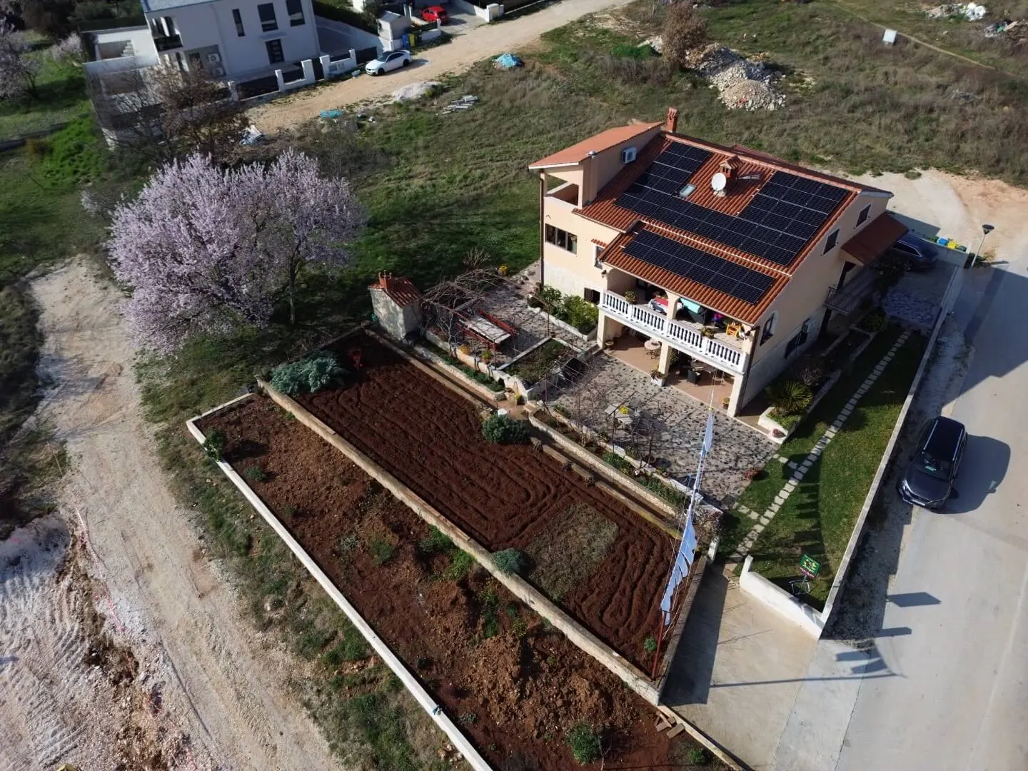 Fotonaponski sustav 10,8 kWp na krovu obiteljske kuće