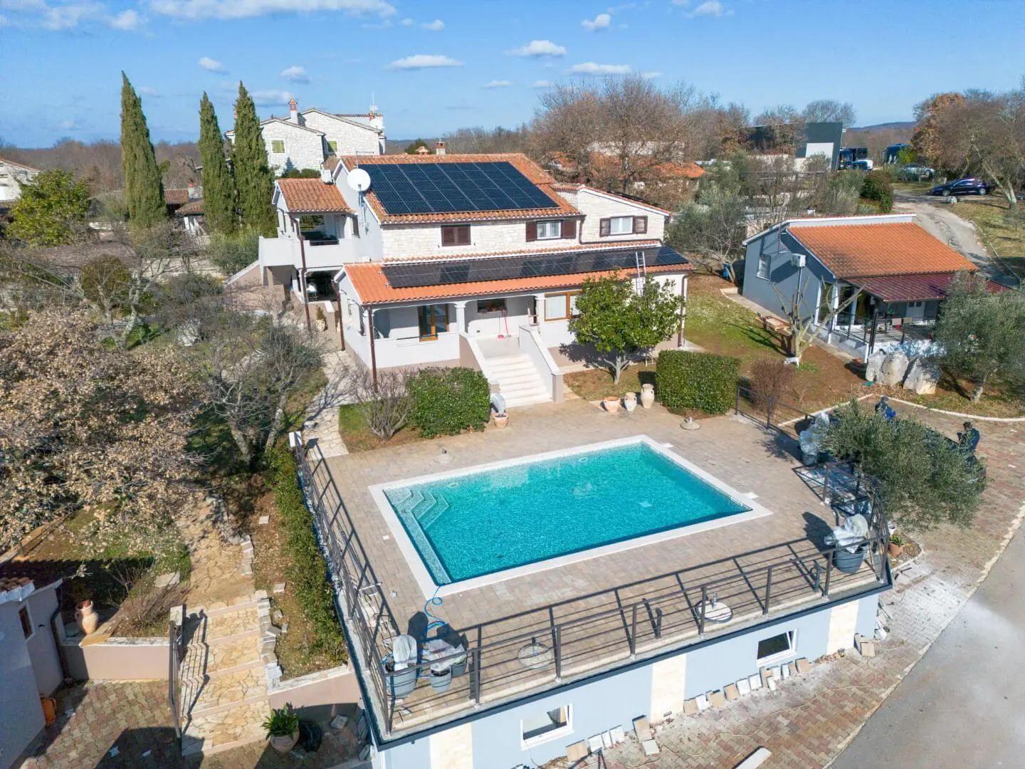 Fotonaponska elektrana 16,5 kWp na kući za najam u Rovinju